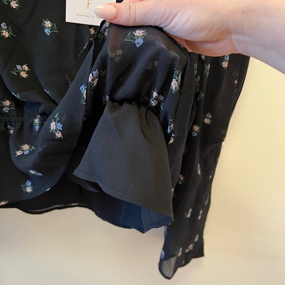 WAYF NWT black floral Ruffle Blouse XL - Picture 7 of 11